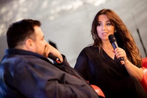 Rozmowa na kanapie podczas wywiadu